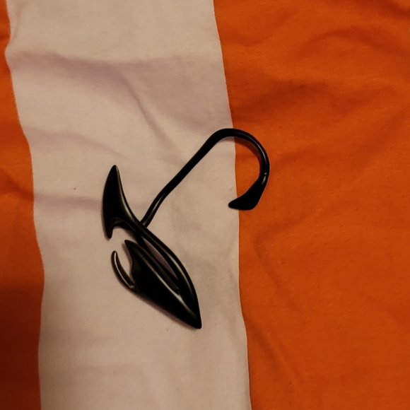 Vitaly stainless steel cyberpunk futuristic ear cuff no piercing jewelry - Picture 3 of 3